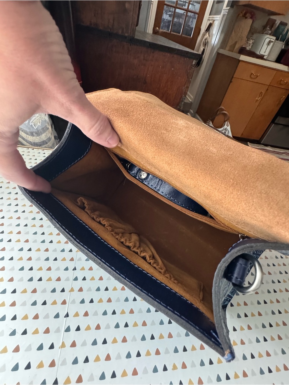Shoulder Bags - Picture 8 of 12